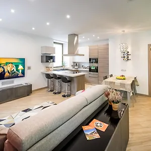 https://luna-nuova.it-lombardy.com