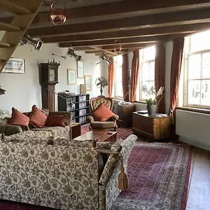 https://former-rembrandt-workshop-two-bedroom-apartment.amsterdamhotelsnl.com